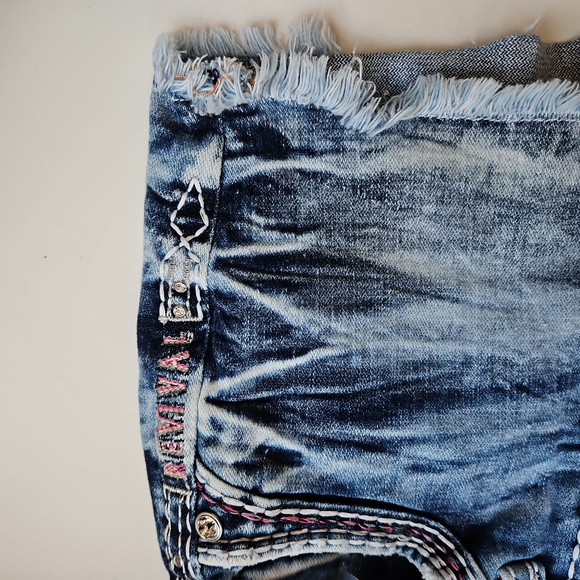 Rock Revival Women's Blue Denim Lorelei Mid-Rise Shorts, Size 25. - Picture 10 of 11